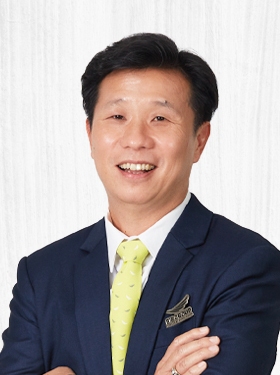 Dr. Dhanawat Khongjaroen- sombat (DVM.)